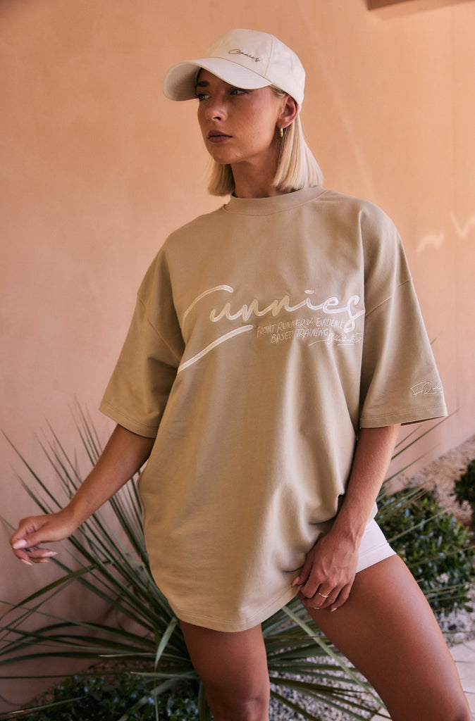 Cunnies Script Tee - Malt
