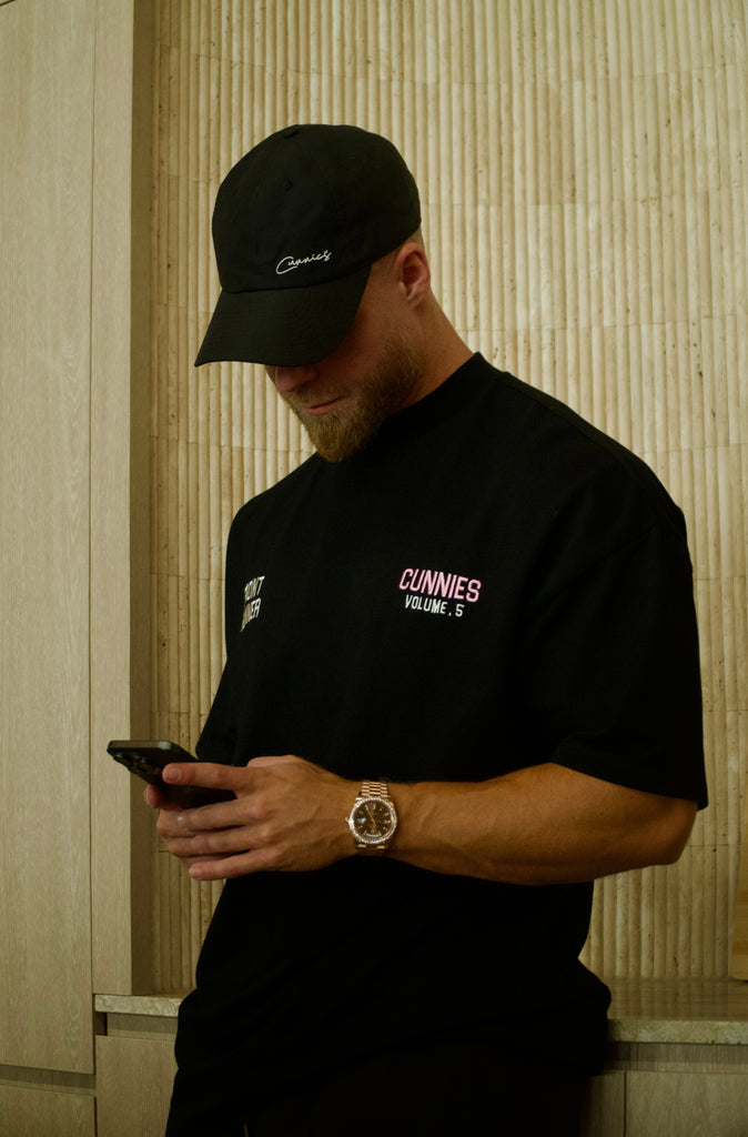 V5 Cunnies Tee - Black Sakura