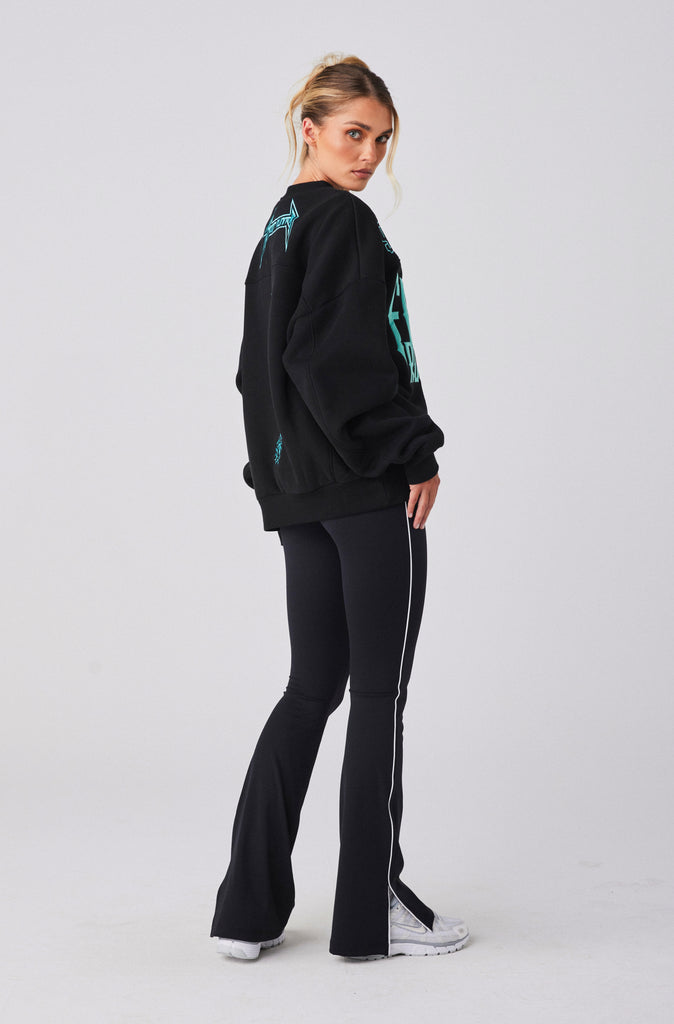 Pyro Crewneck - Black Tiffany