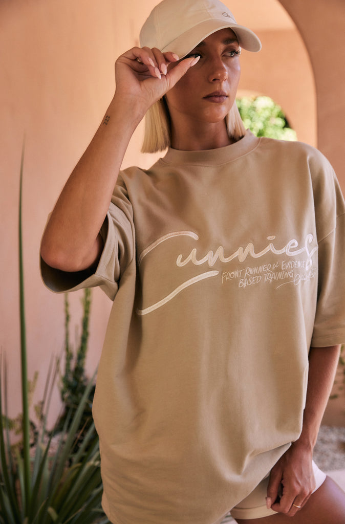 Cunnies Script Tee - Malt