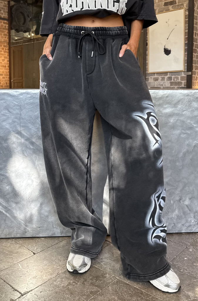 Ashline Barrel Leg Trackpant Washed Black [women]