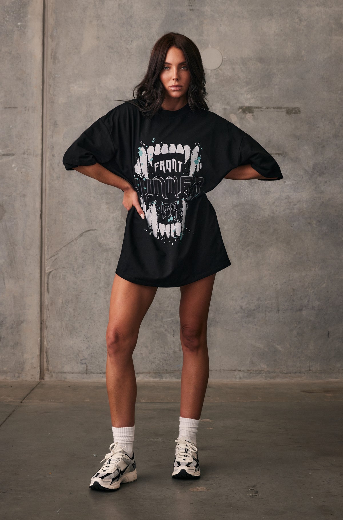 Jaeger Tee - Black - Women