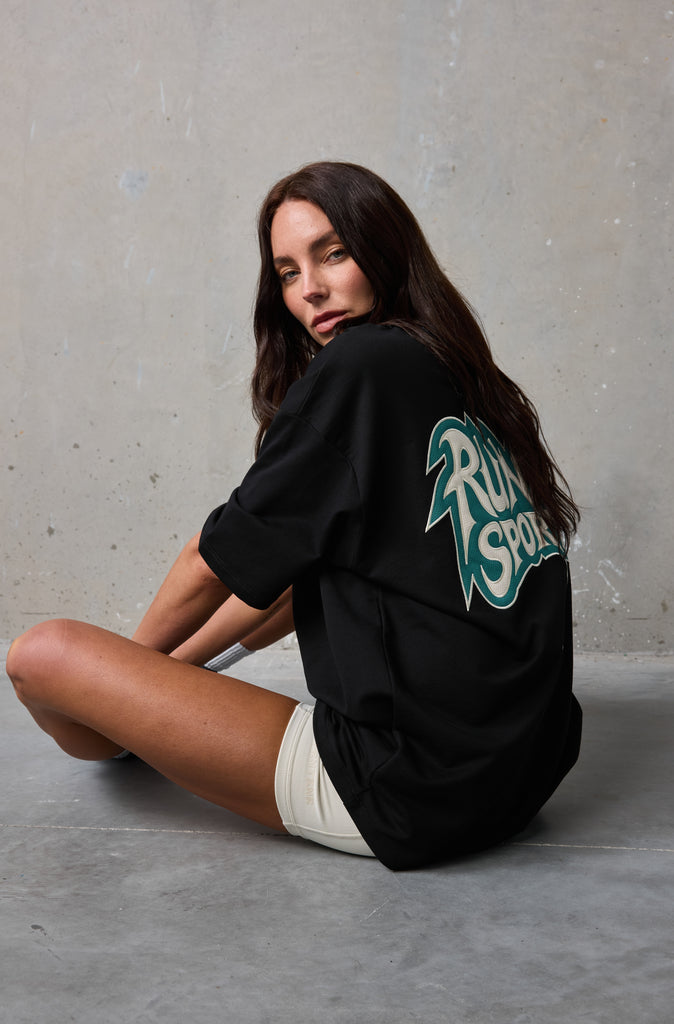 Run Riot Tee - Black Emerald