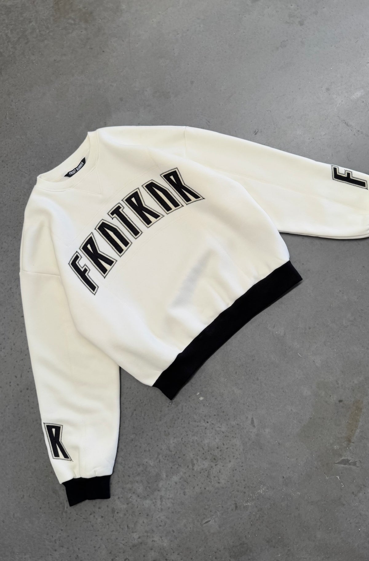 FRNTRNR Crewneck - Vanilla - Hover