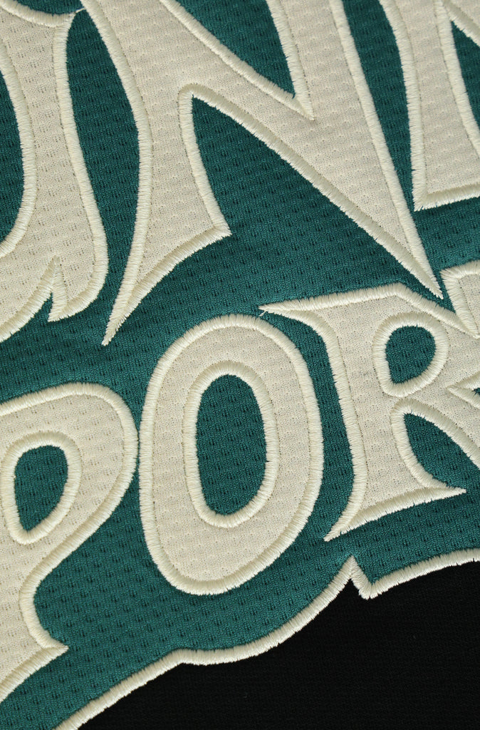 Run Riot Tee - Black Emerald
