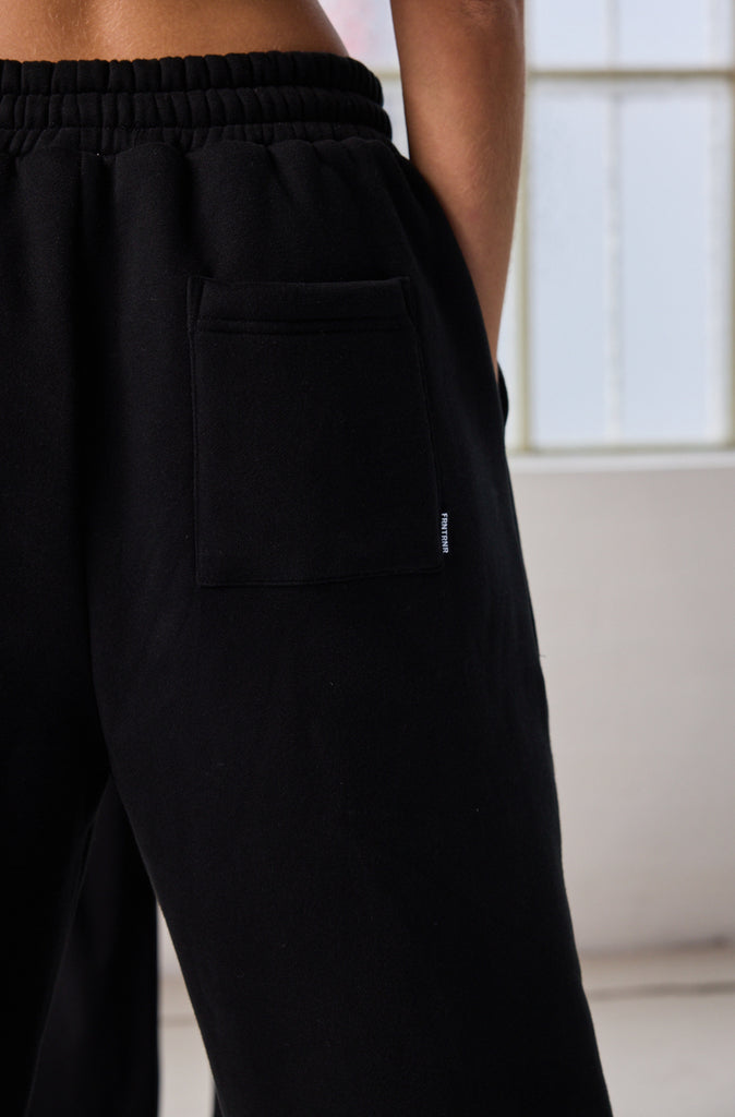 Running Dept. Barrel Leg Trackpant Black