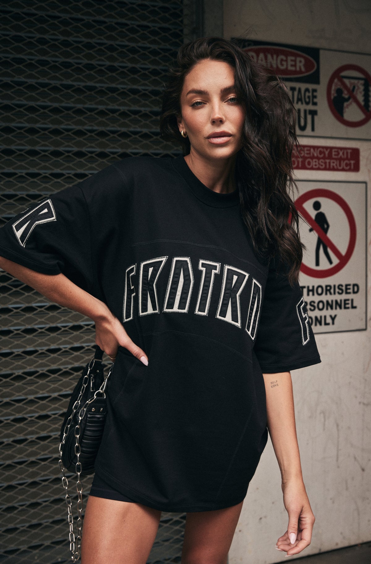 FRNTRNR Tee - Black - Women