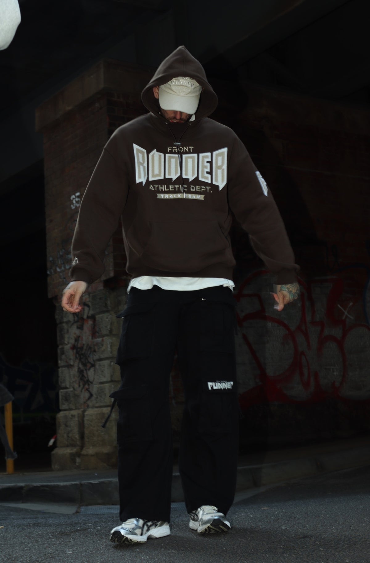 VD Runner Hoodie - Chocolate - Men