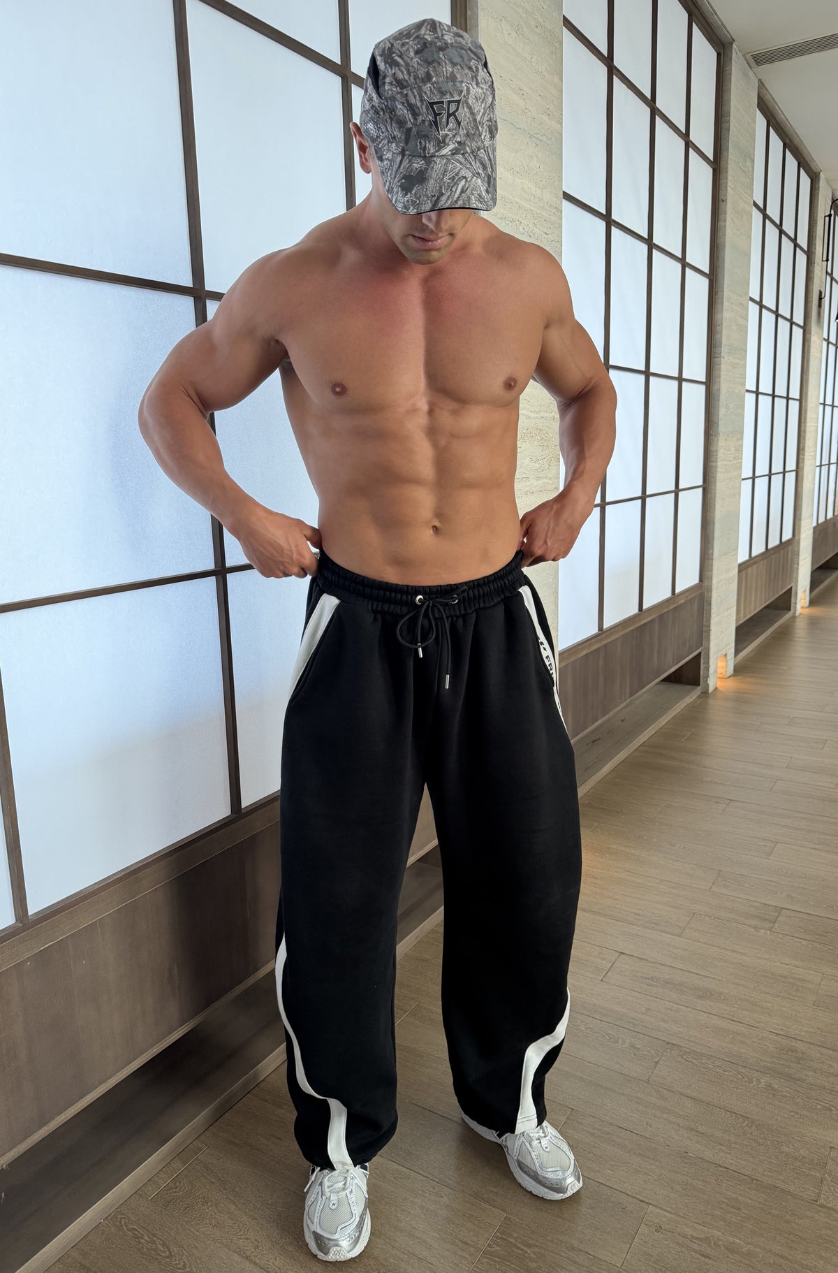 FR Sports Stripe Barrel Pants Monochrome [men]