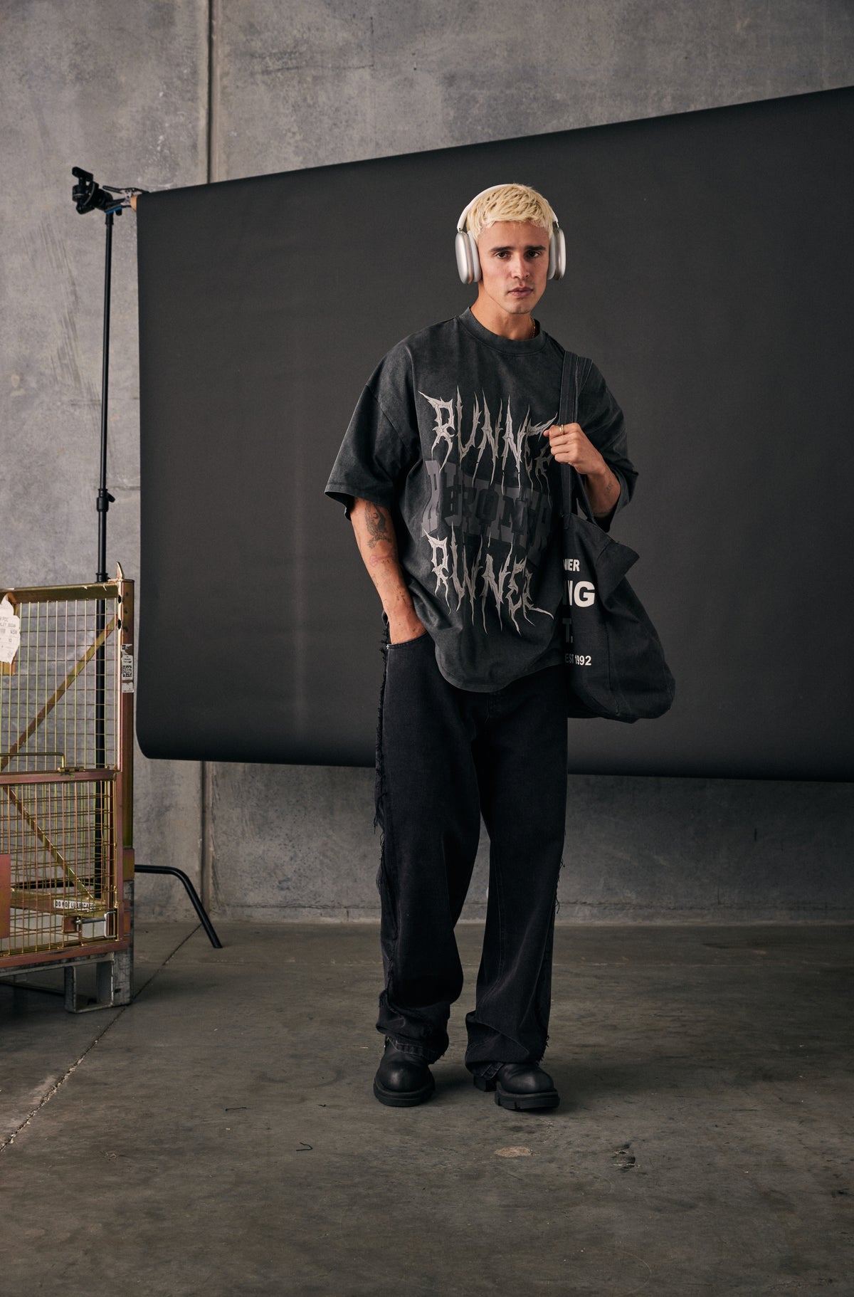 Runner Tribe Tee - Washed Black - Men