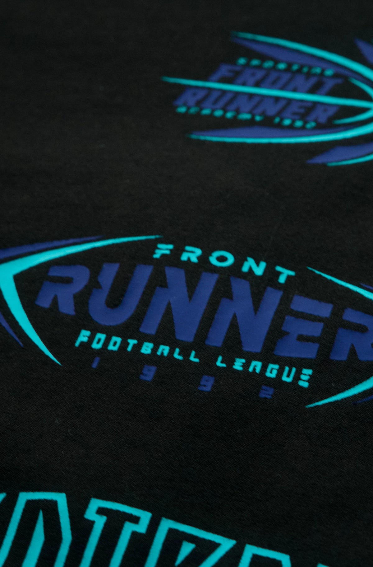 SS Runner Logo Tee Black Aqua
