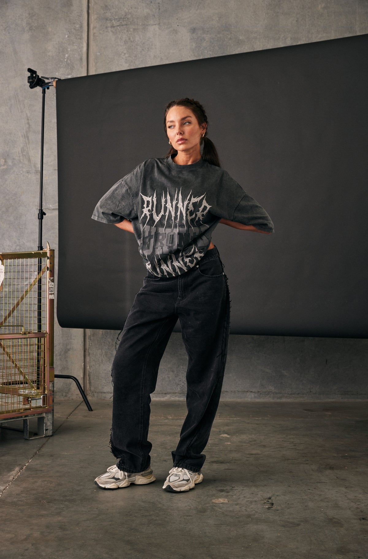 Runner Tribe Tee - Washed Black - Women