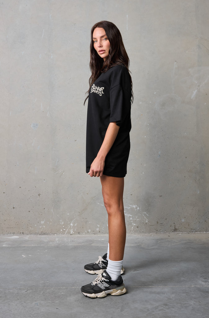 Run Riot Tee - Black Emerald