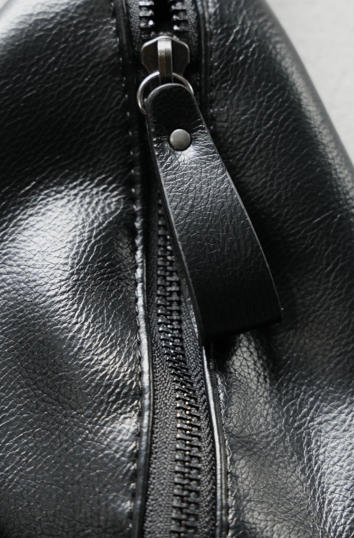 FRNTRNR Sling Bag - Black - Hover