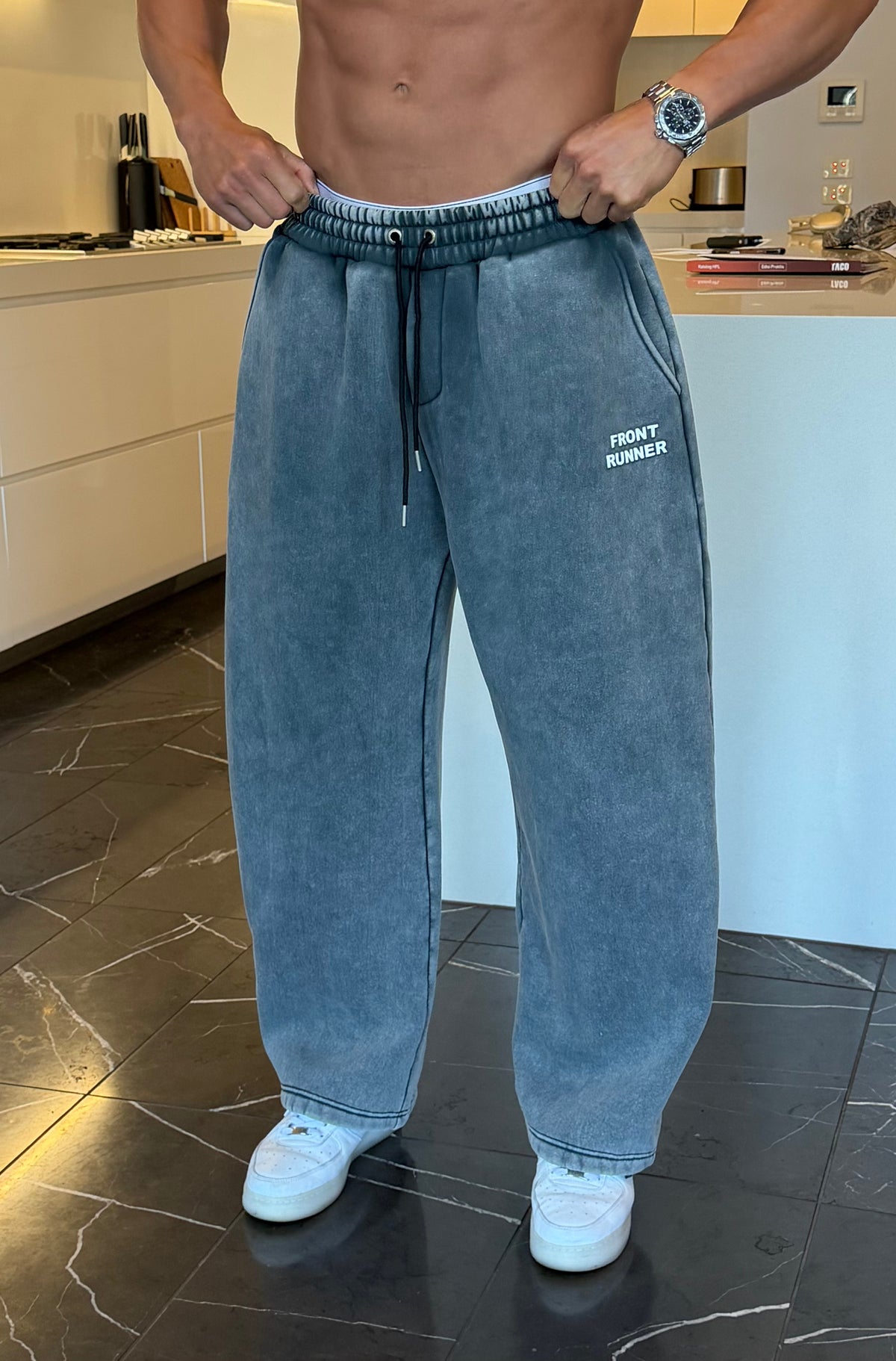 Running Dept. Barrel Leg Trackpant Concrete [men]