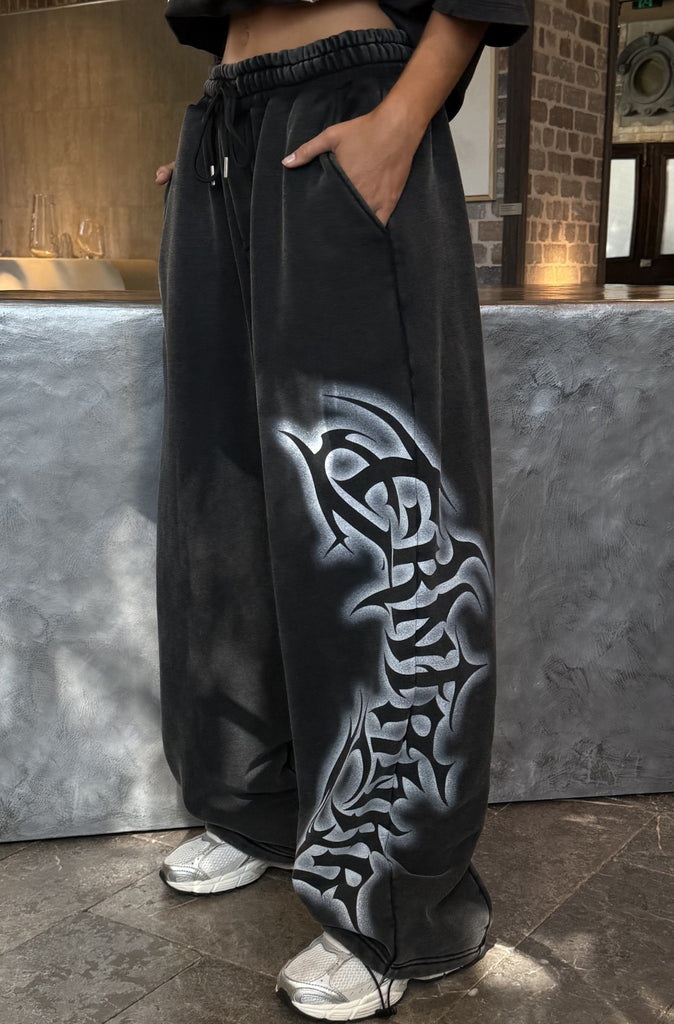 Ashline Barrel Leg Trackpant Washed Black [women]