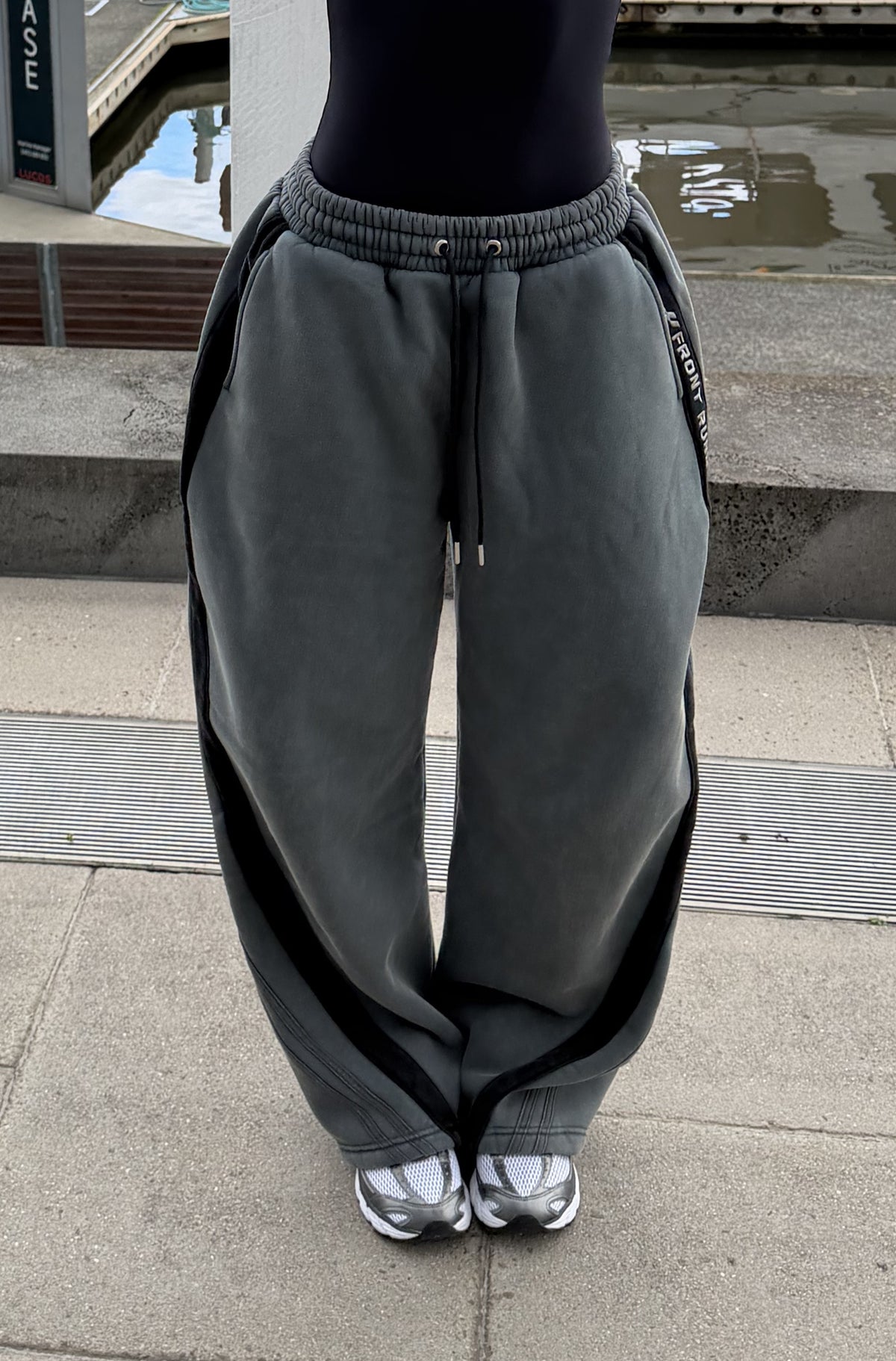 FR Sports Stripe Barrel Pants Concrete [women]