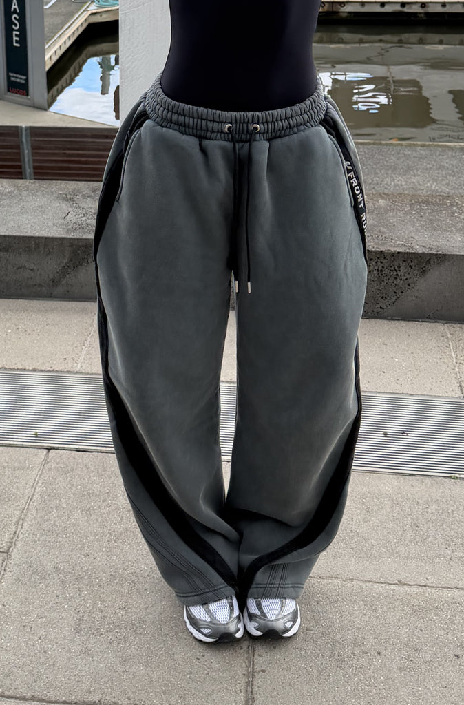 FR Sports Stripe Barrel Pants Concrete
