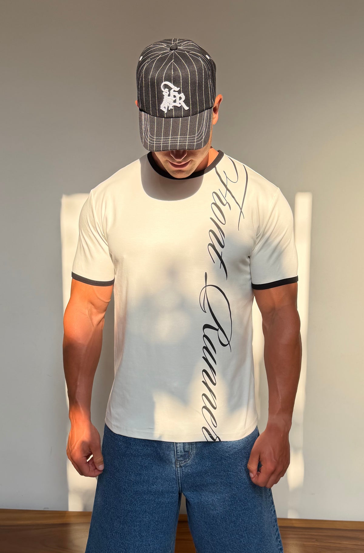 Script Fitted Ringer Tee White [men]