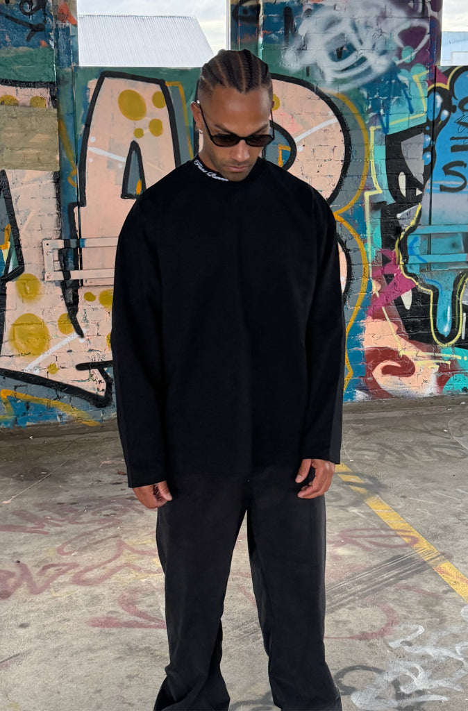 Script L/S Tee Black