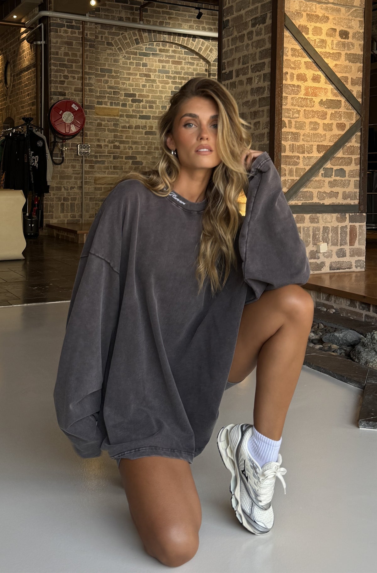 Script L/S Tee Washed Charcoal [women]