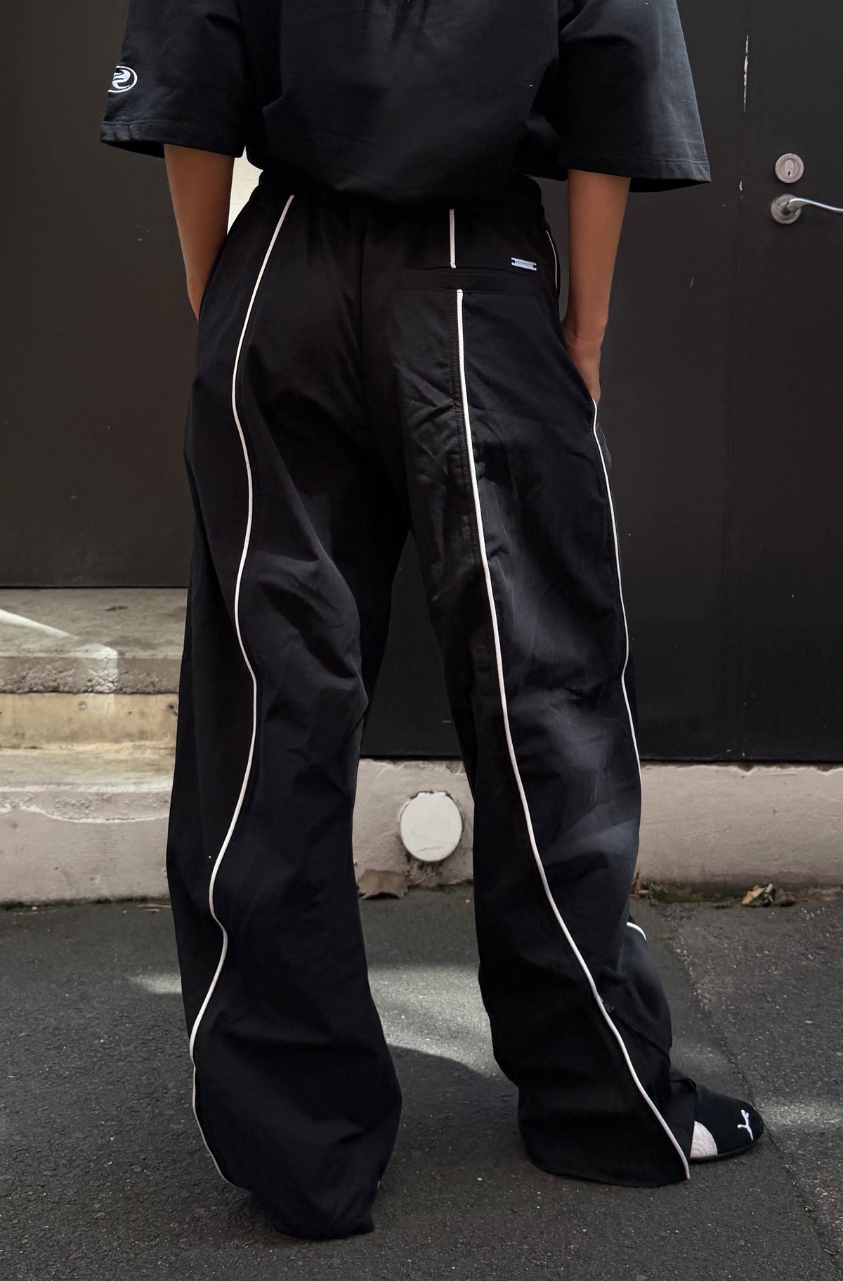 Phase Piped Barrel Leg Pant Black [women]