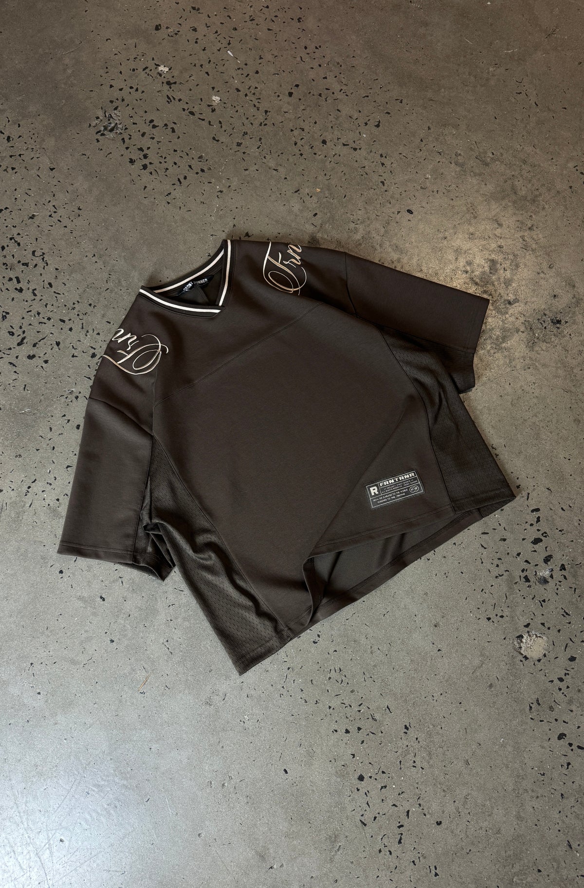 Insignia Jersey - Chocolate - Hover