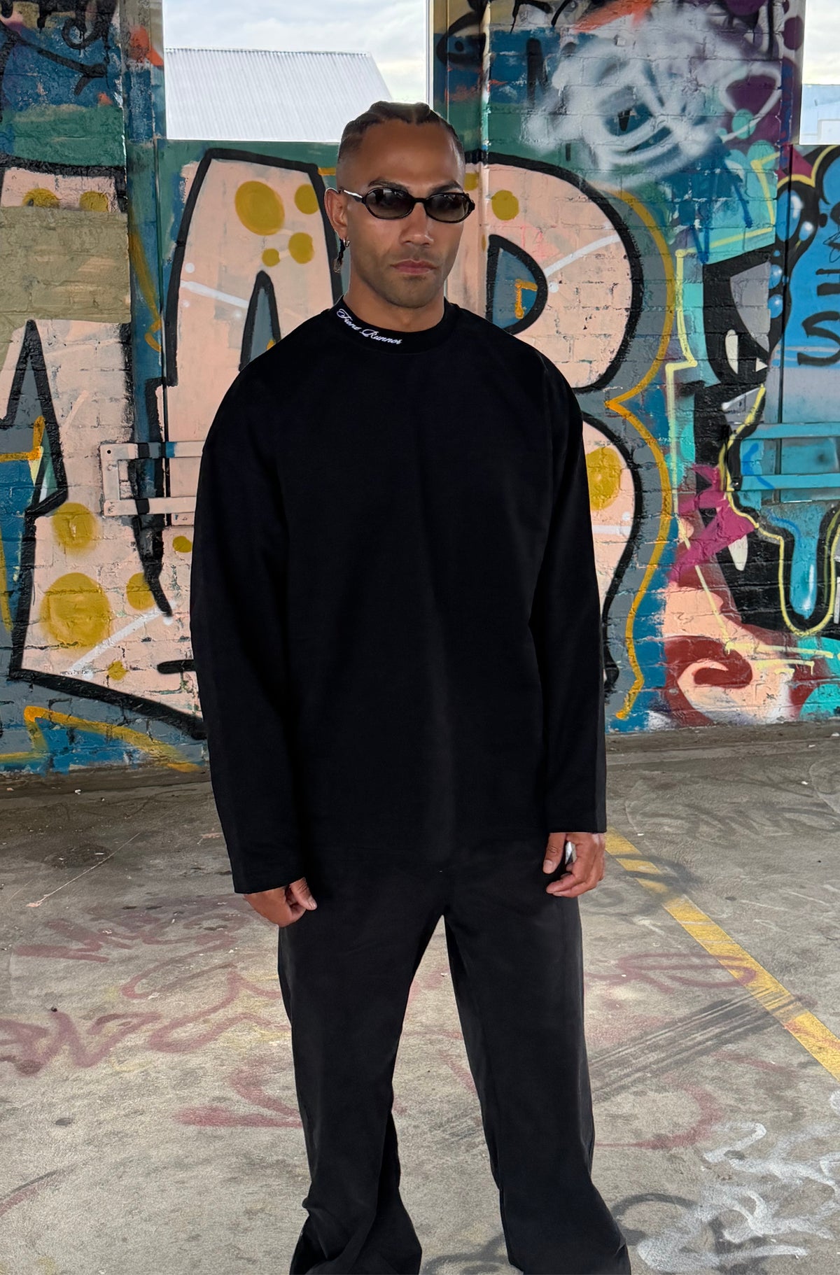 Script L/S Tee Black [men]