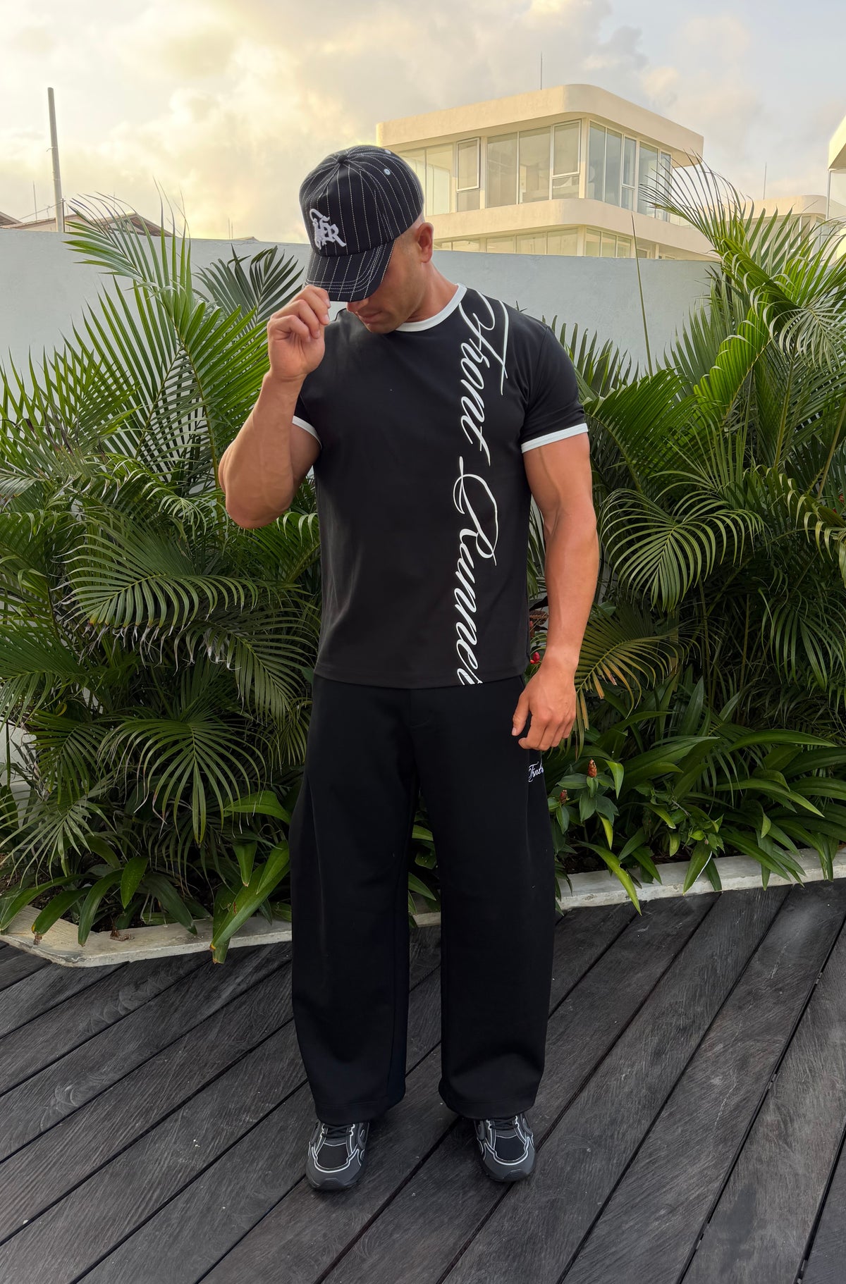 Script Fitted Ringer Tee Black [men]