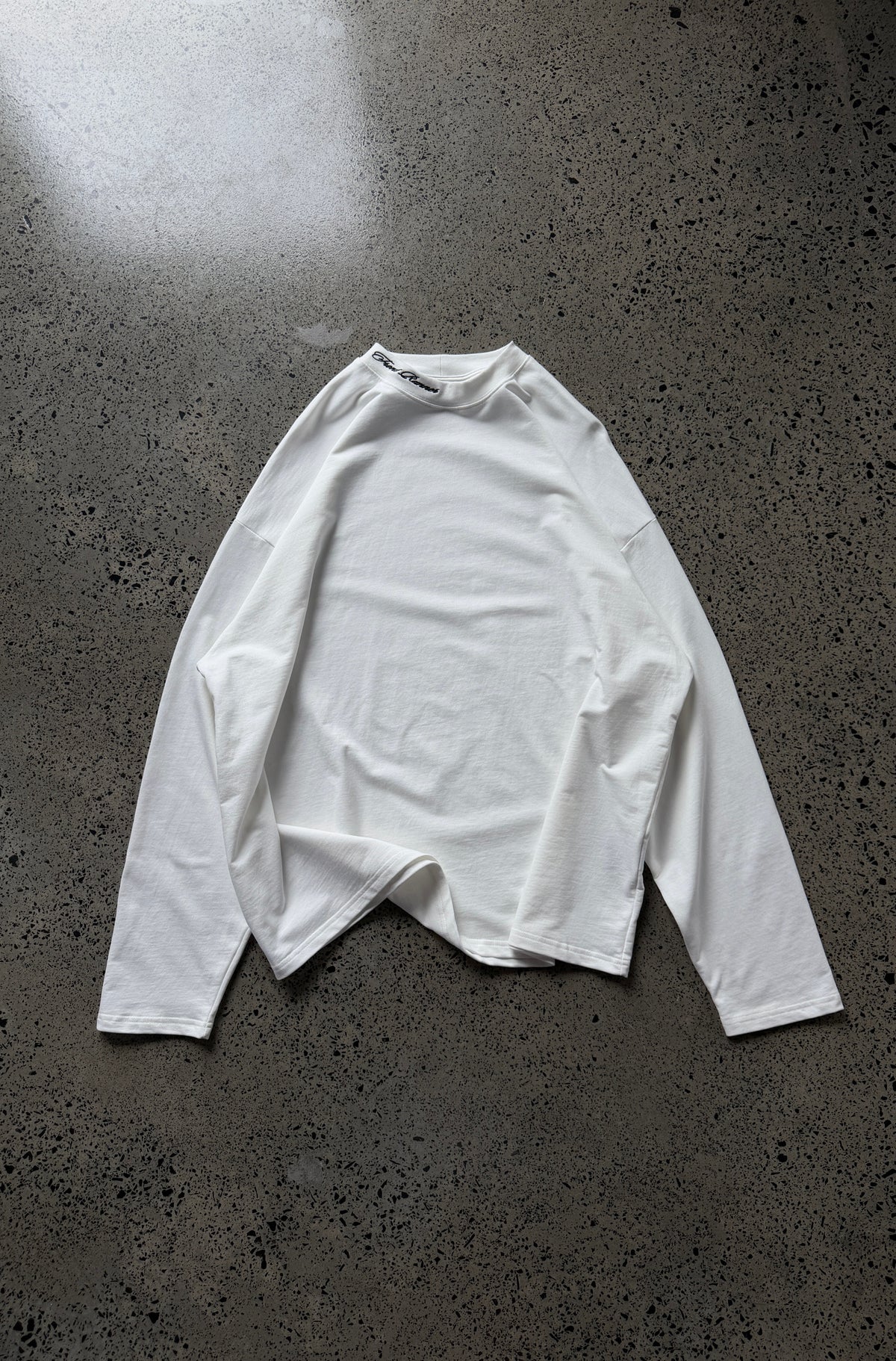 Script L/S Tee White 