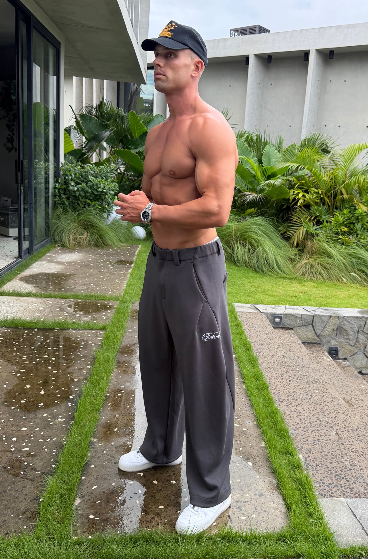 Insignia Barrel Leg Pant Charcoal [men]