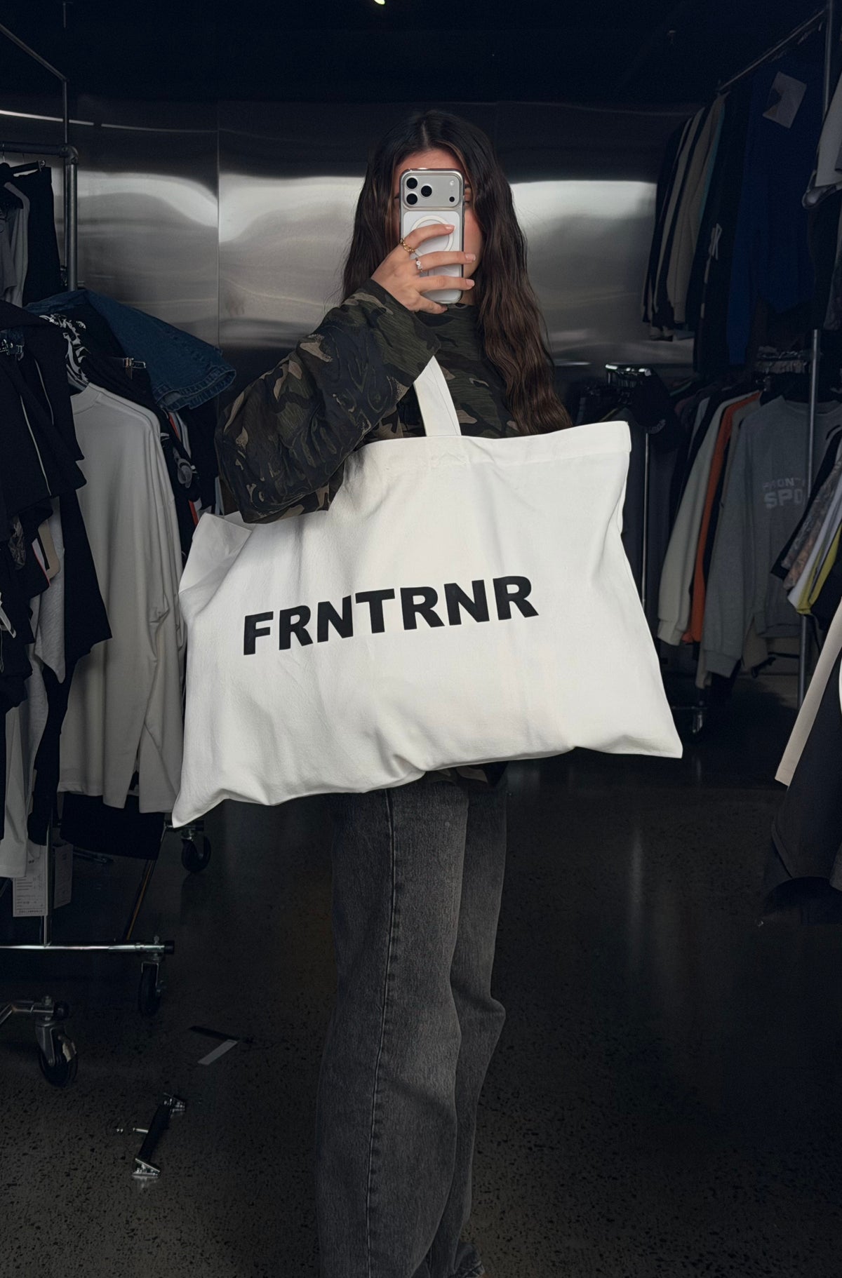 FRNTRNR Oversized Tote White [women]