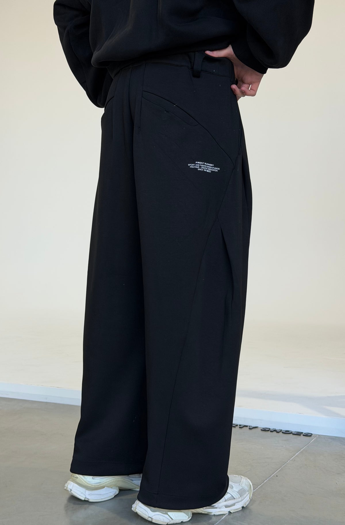 Insignia Barrel Leg Pant Black [men]
