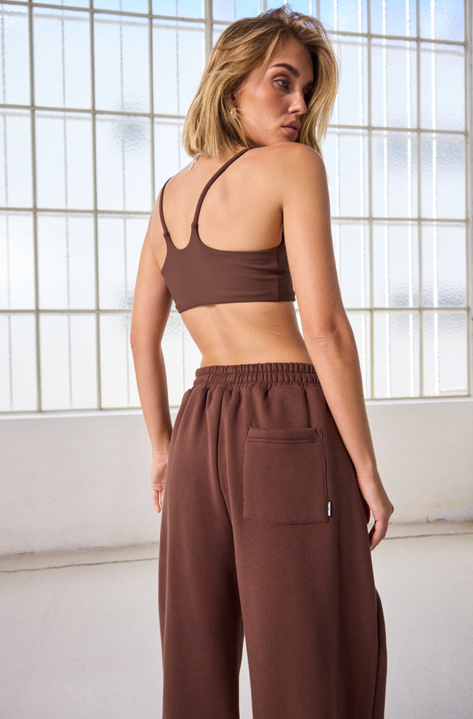 Running Dept. Barrel Leg Trackpant Chocolate