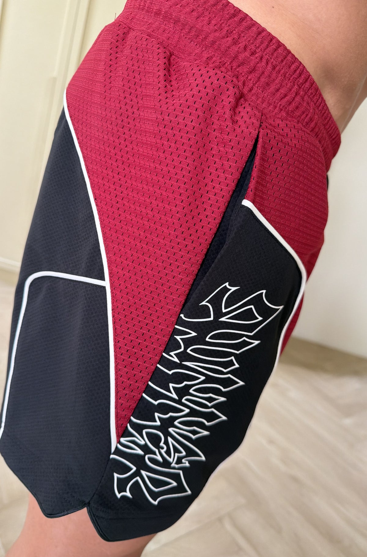 Fracture Panel Short Red Black [men]