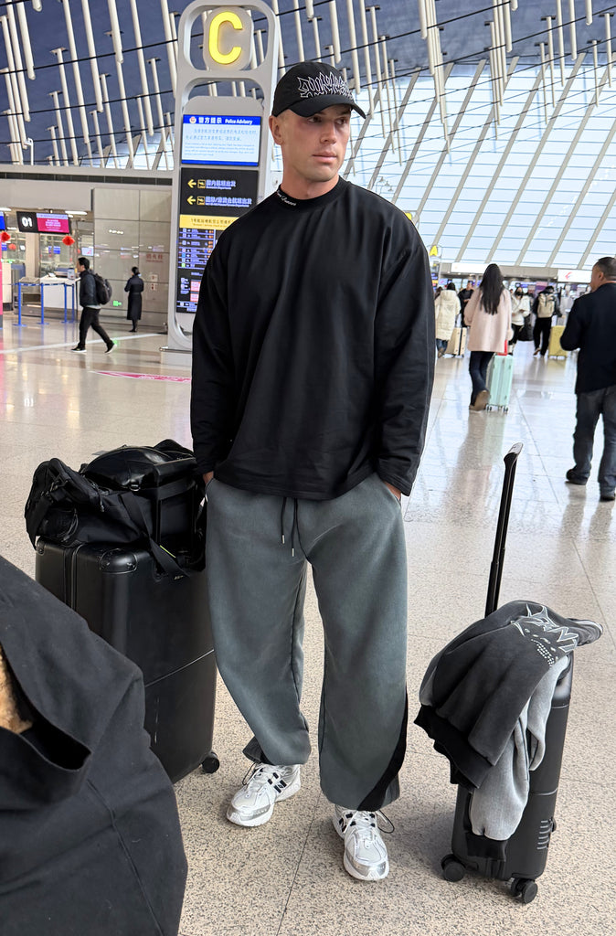 Script L/S Tee Black