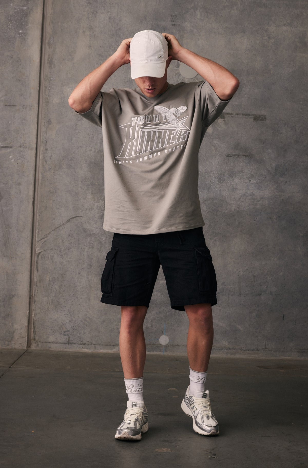 Hornet Tee - Concrete - Men