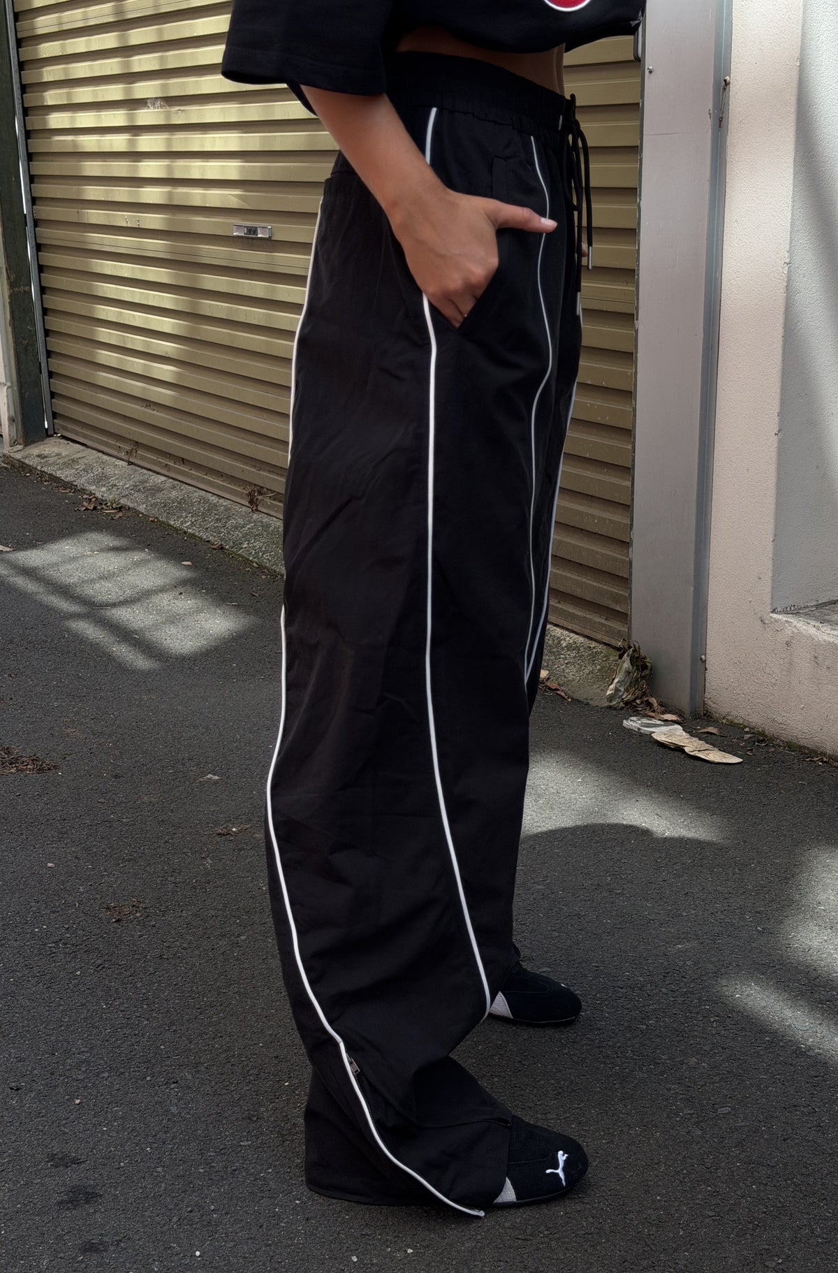 Phase Piped Barrel Leg Pant Black [women]