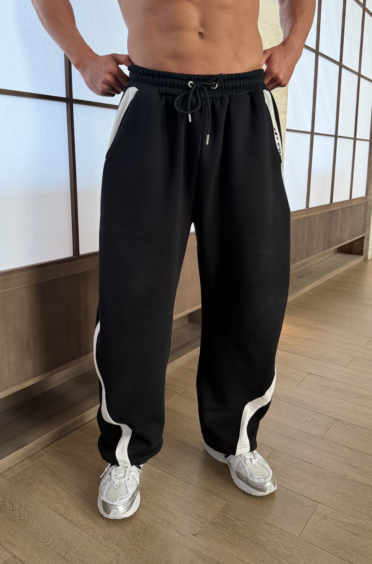 FR Sports Stripe Barrel Pants - Monochrome - Hover