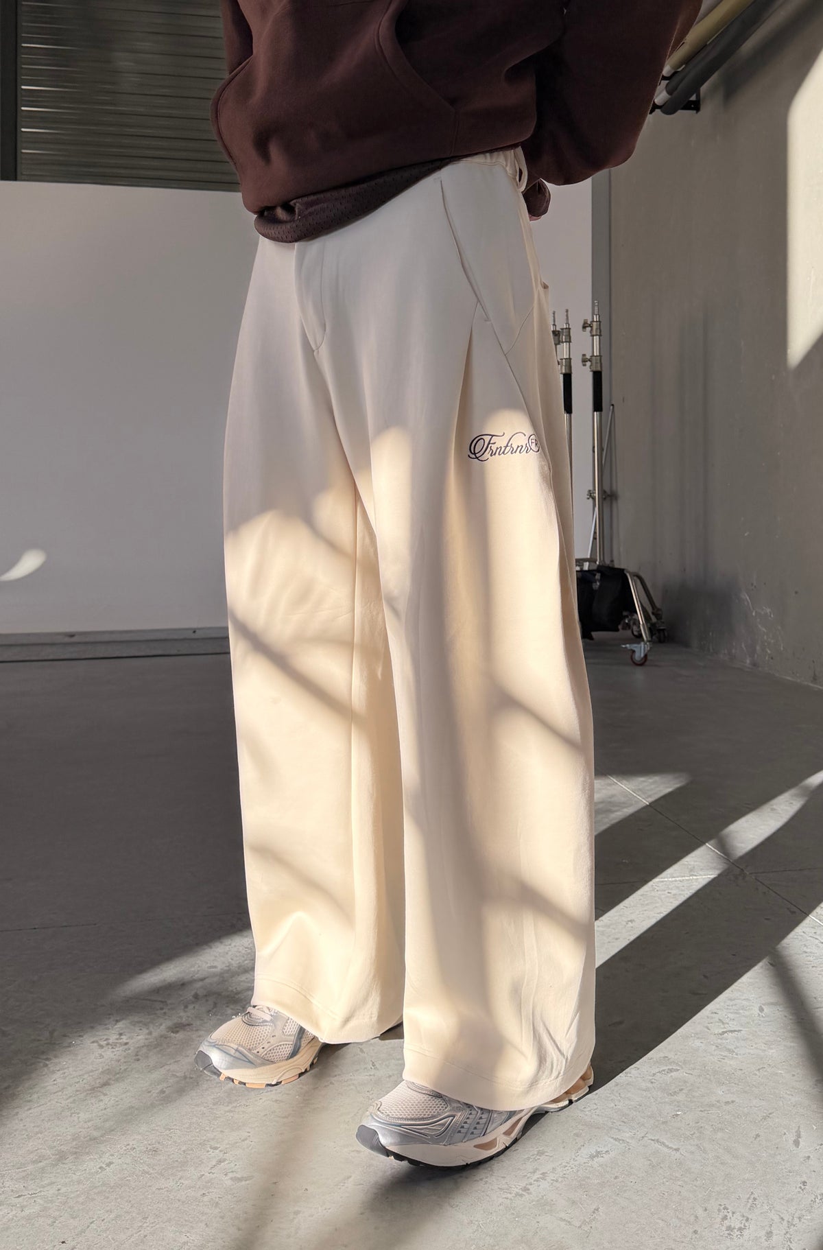Insignia Barrel Leg Pant Vanilla [men]