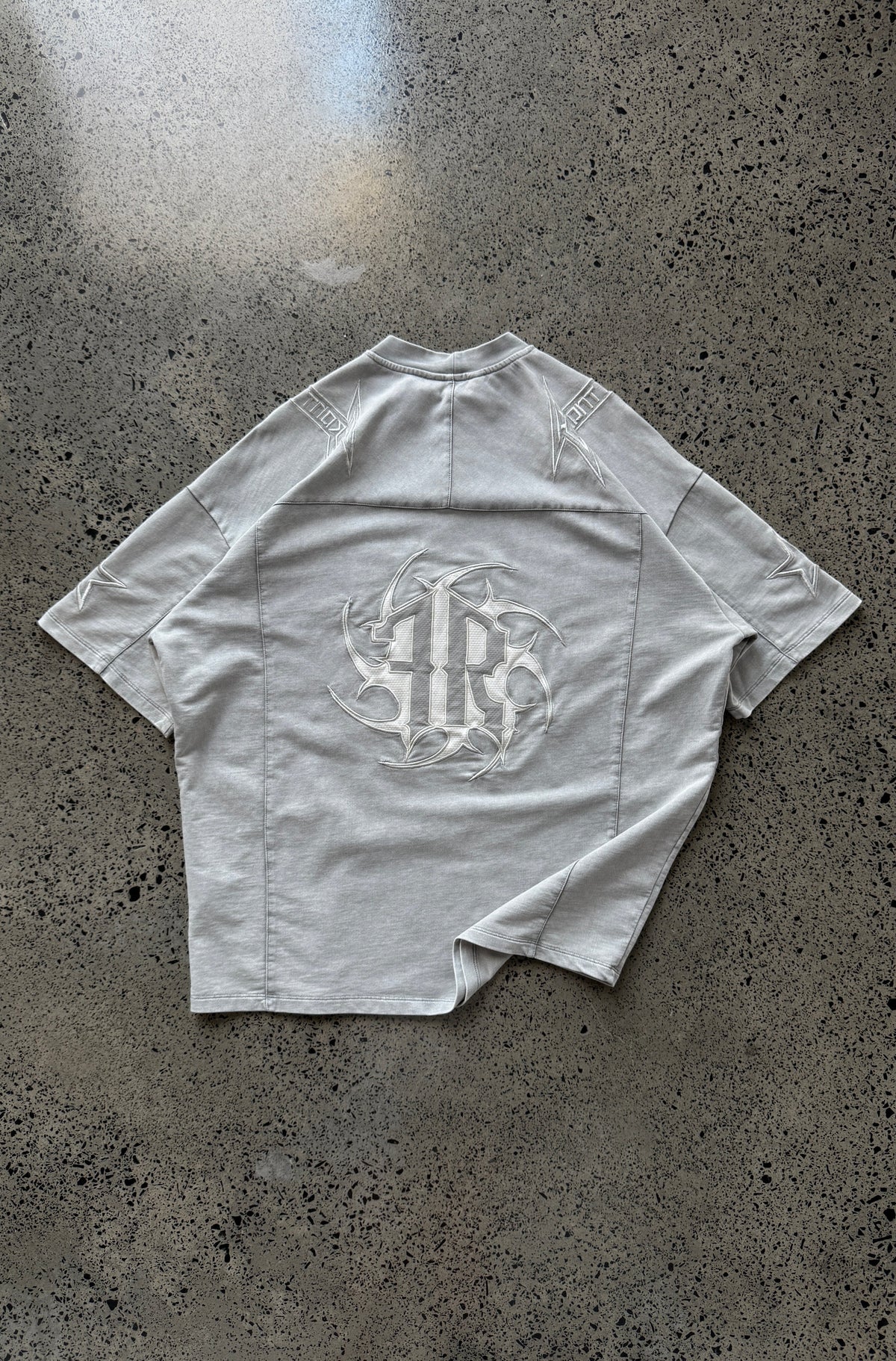 Pyro Tee - Concrete - Hover