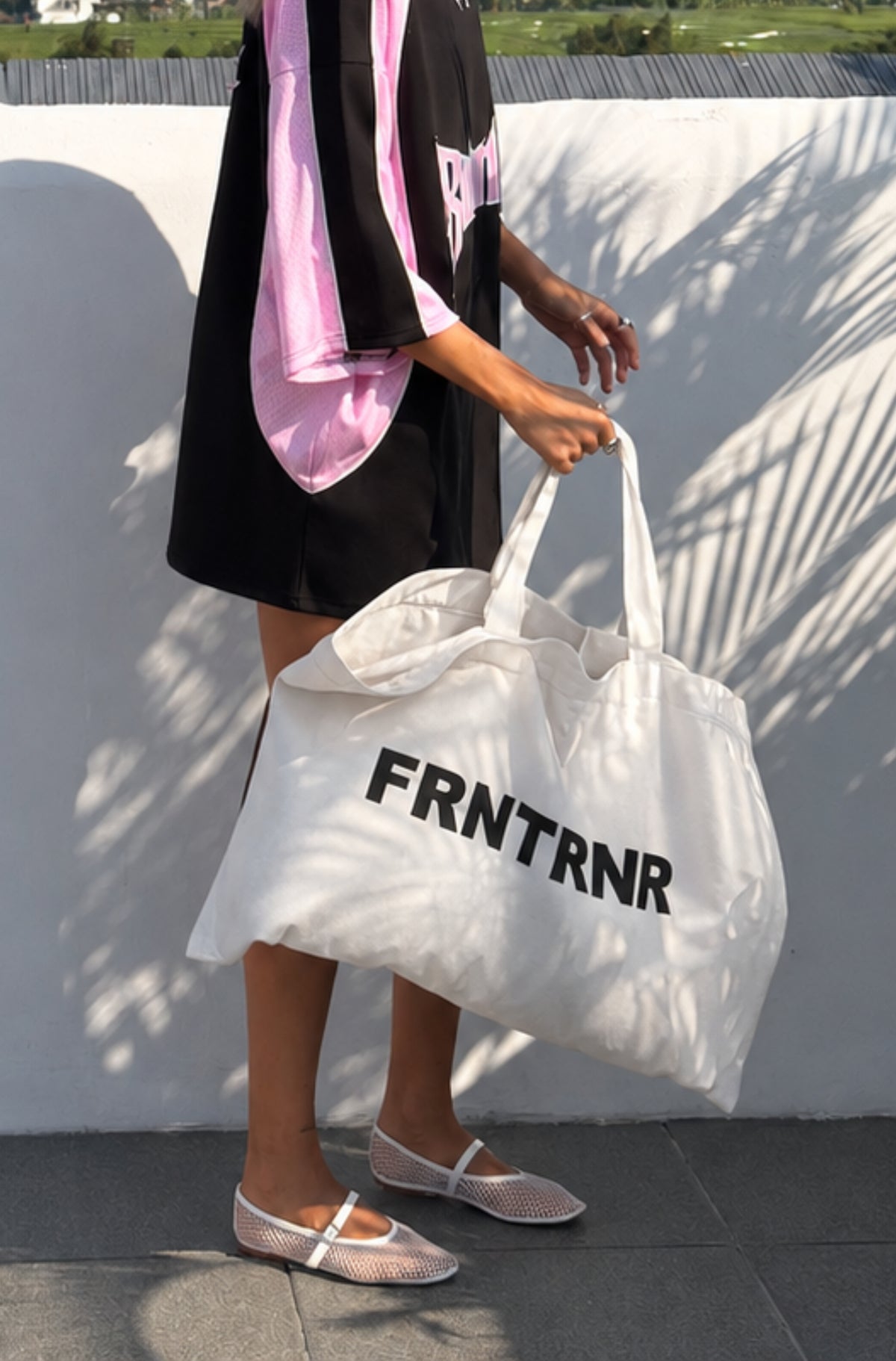 FRNTRNR Oversized Tote White [women]
