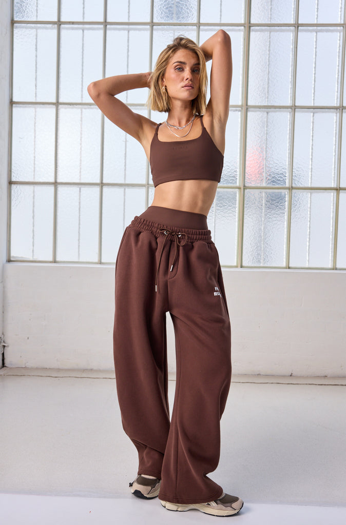 Running Dept. Barrel Leg Trackpant Chocolate
