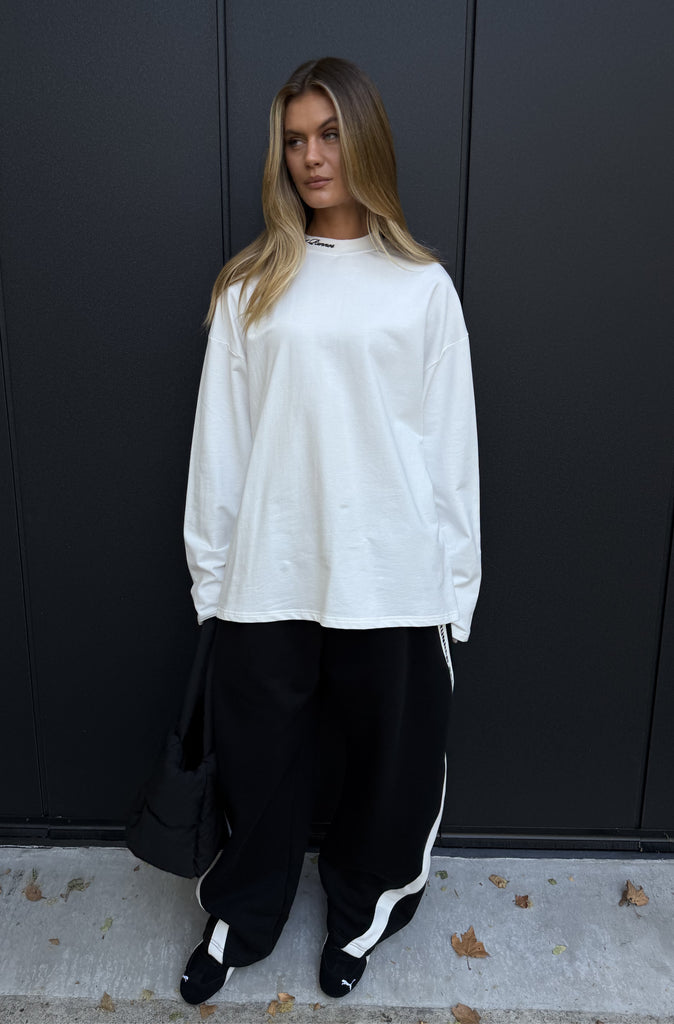 Script L/S Tee White