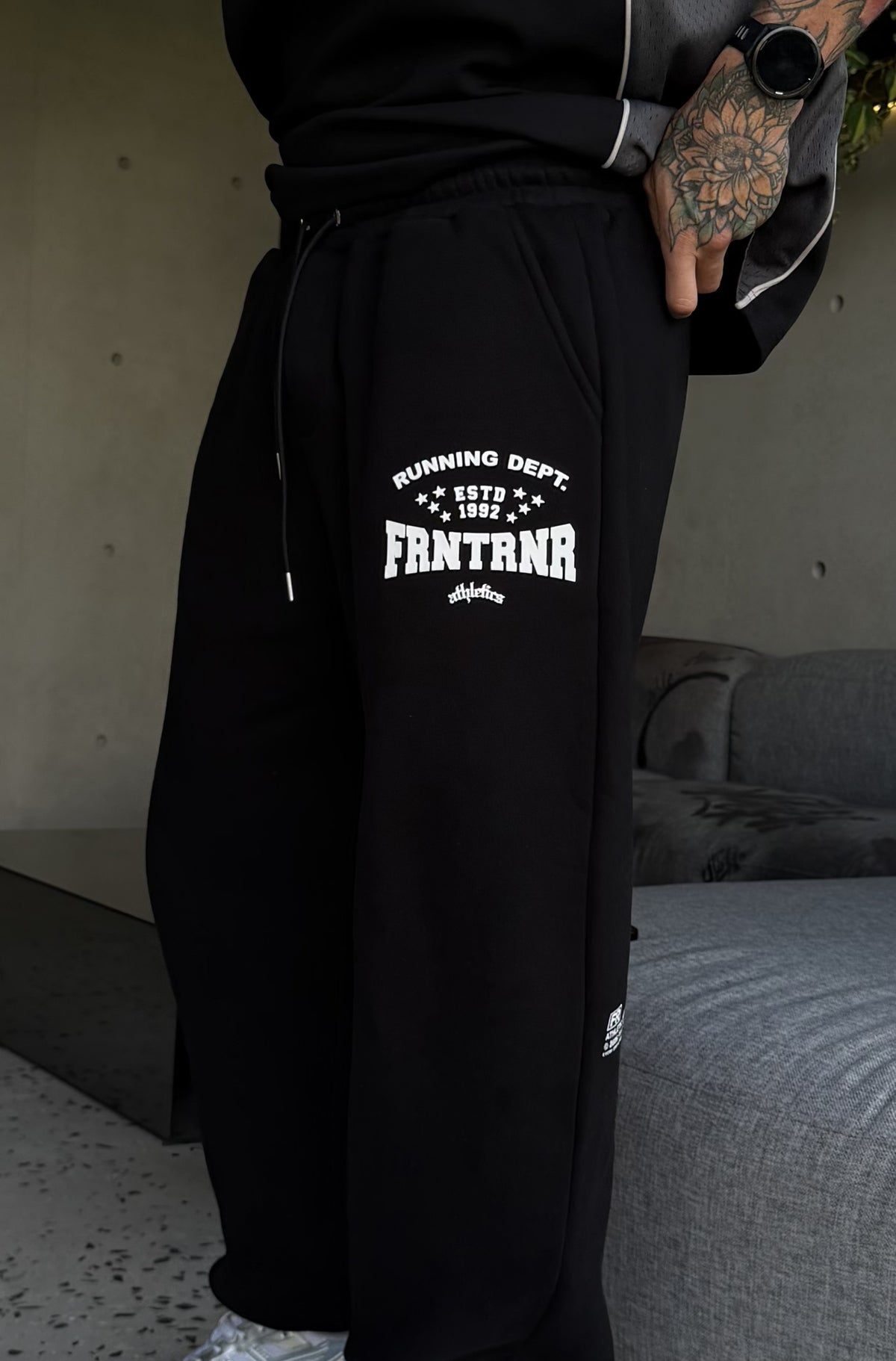 FRNTRNR ESTD Barrel Leg Track Pant Black [men]