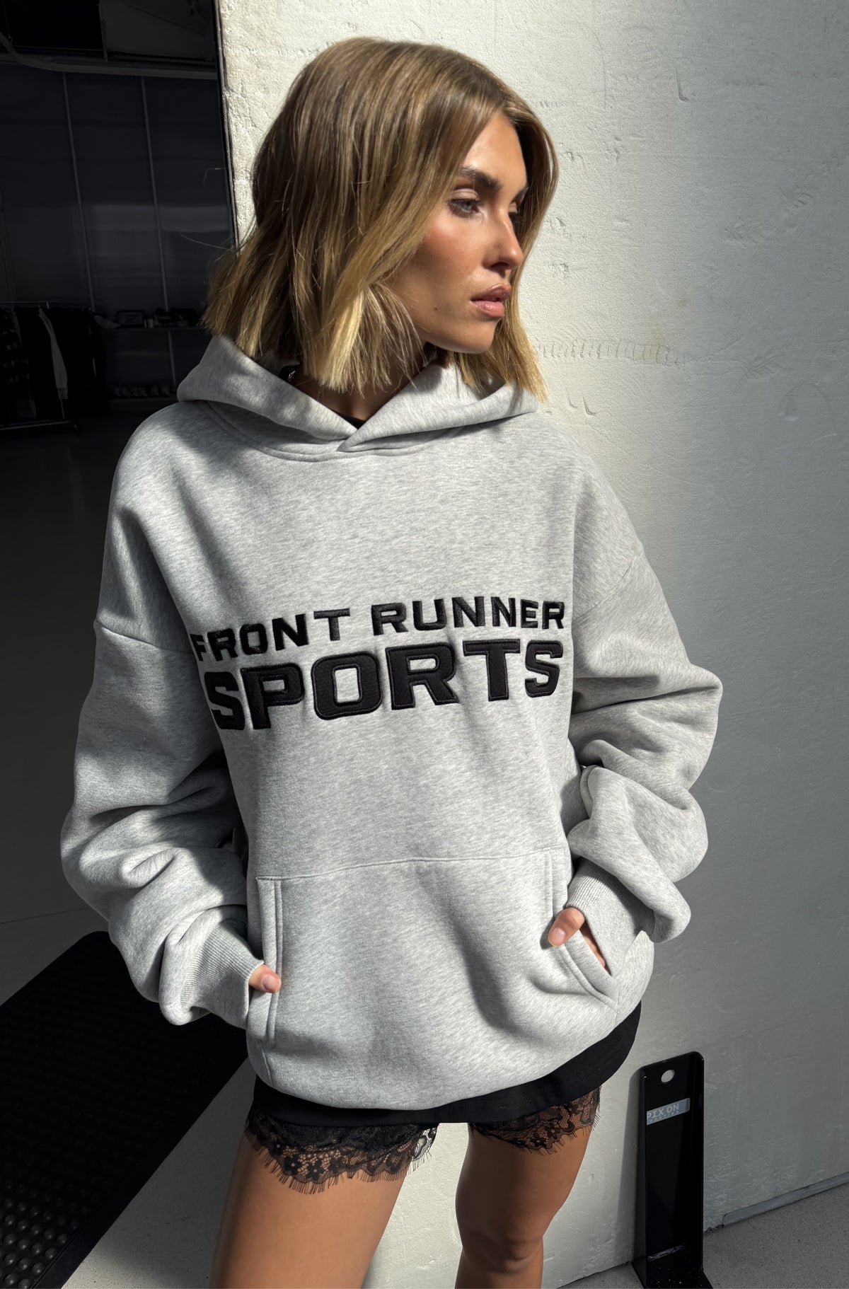 Studio Hoodie Grey Marle [women]