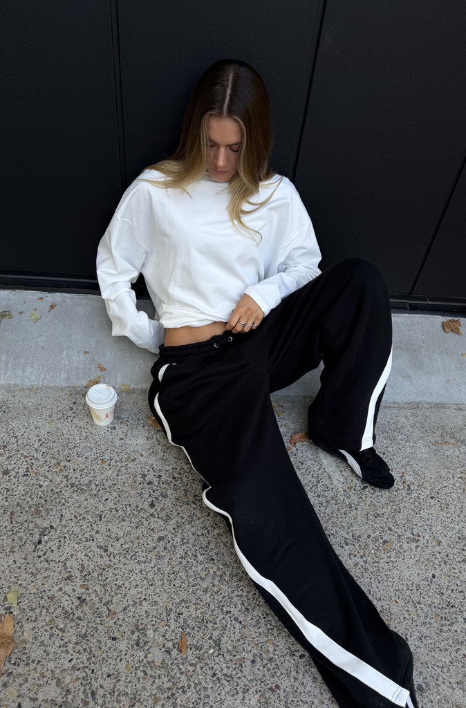 Script L/S Tee White