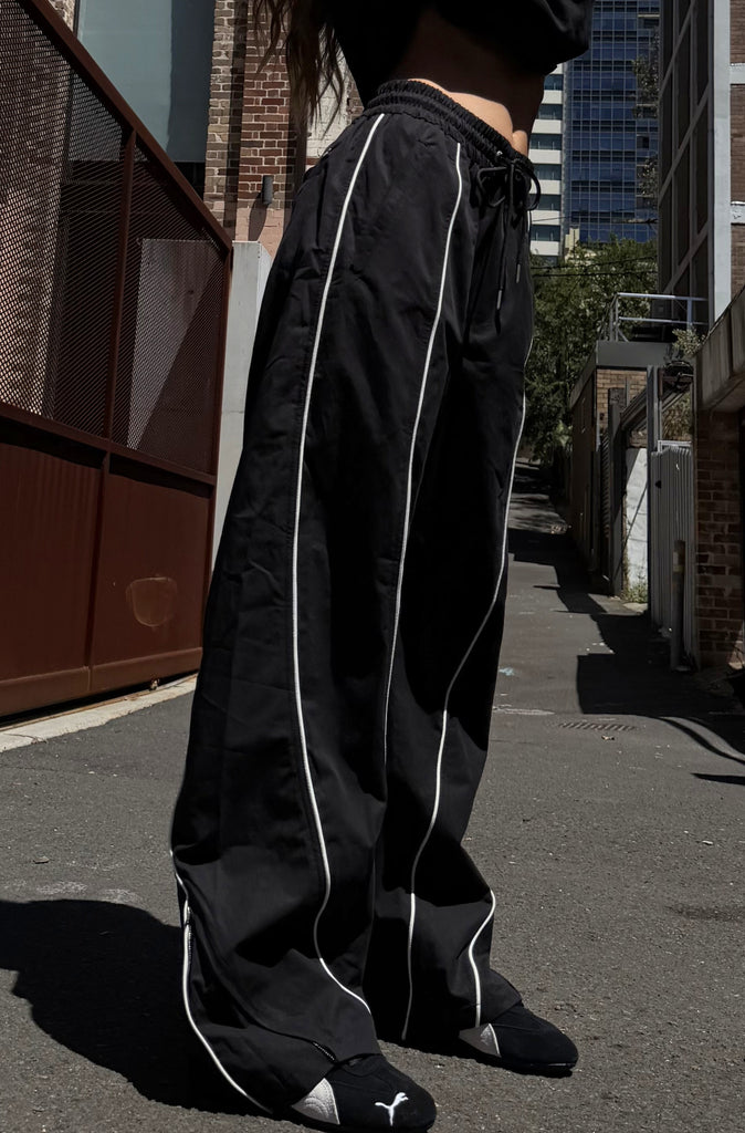 Phase Piped Barrel Leg Pant Black