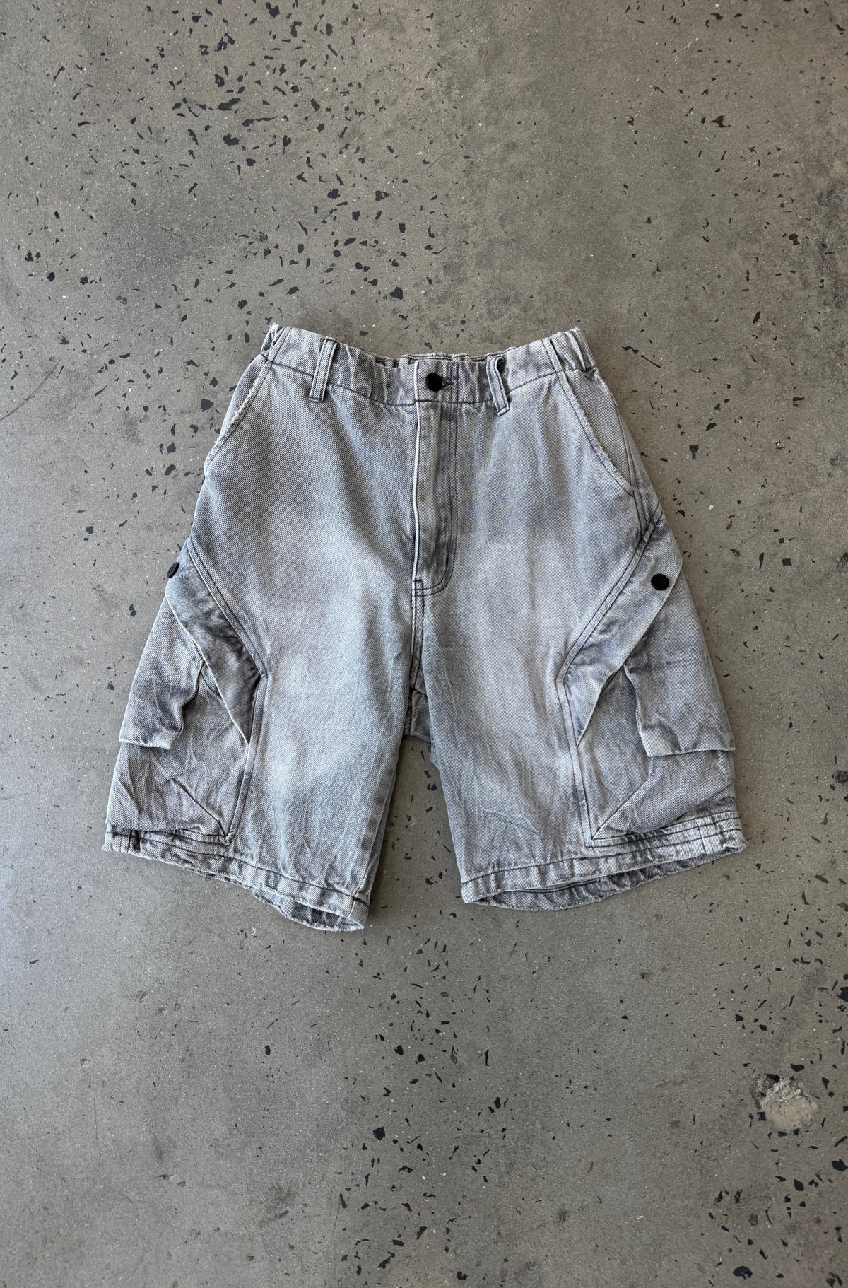 Legacy Pocket Short - Washed Grey - Hover