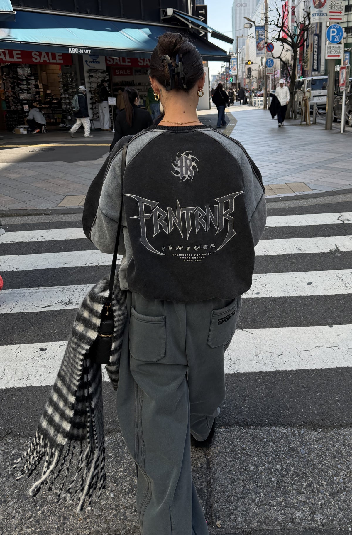 Nexus Crewneck Smoke [women]
